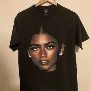 Zendaya T shirt
